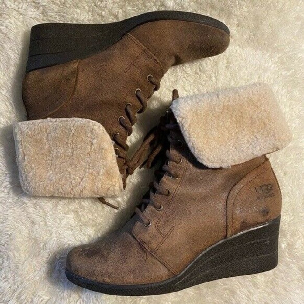 UGG Leather Zea Shearling Lace Up Ankle WEDGES Boots WATERPROOF Size 9 - Picture 7 of 11